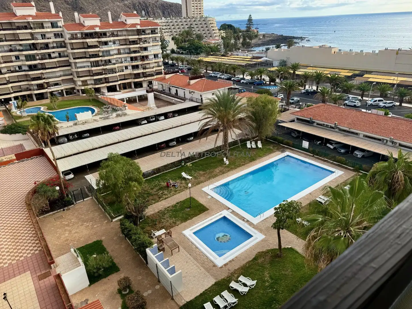 Apartament amb piscina en venda a Juan Carlos I 31