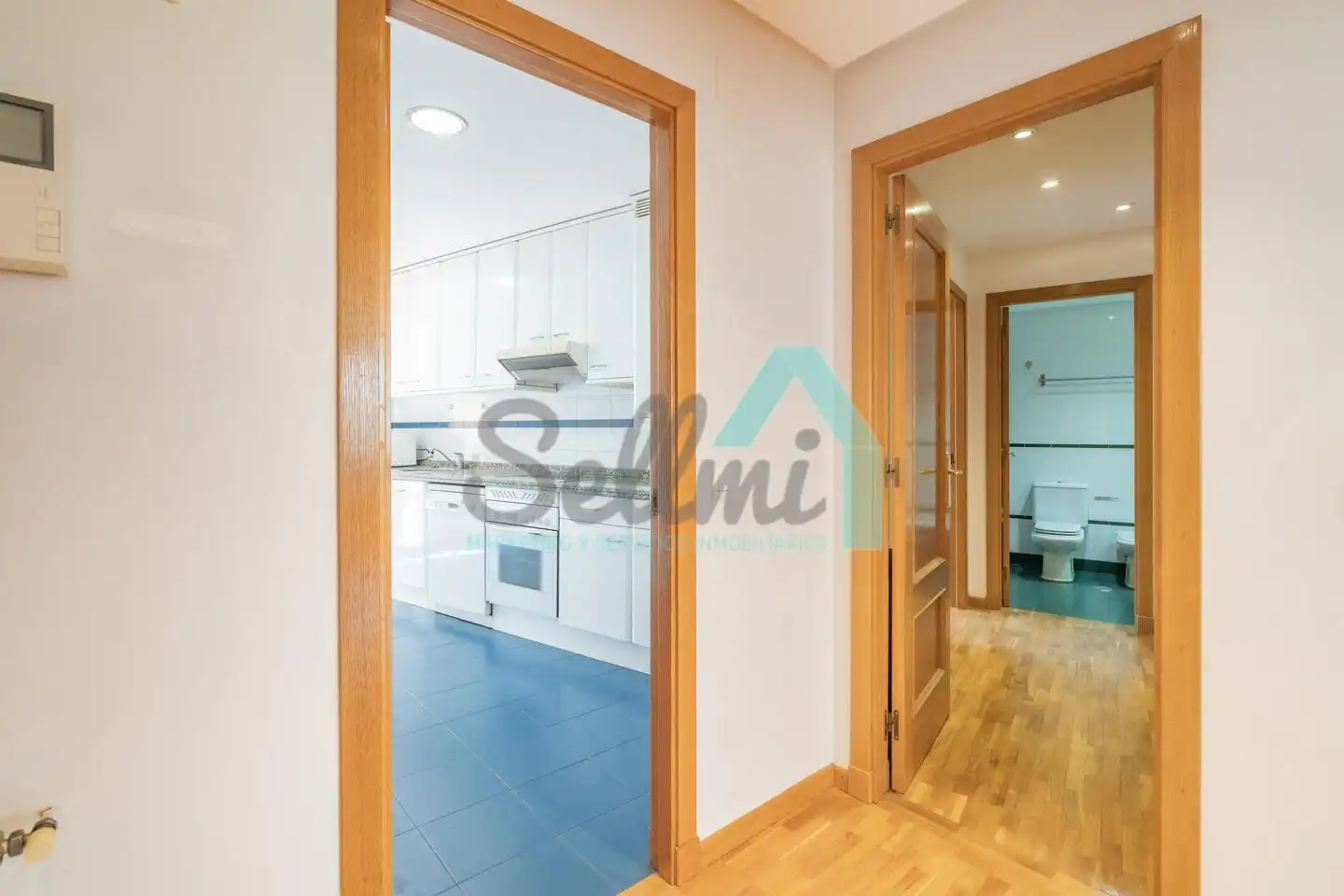 Piso de alquiler en Oviedo  con Calefacción, Parquet y Terraza
