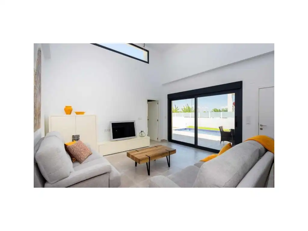 Casa amb piscina en venda a Daya Nueva, imagen 4