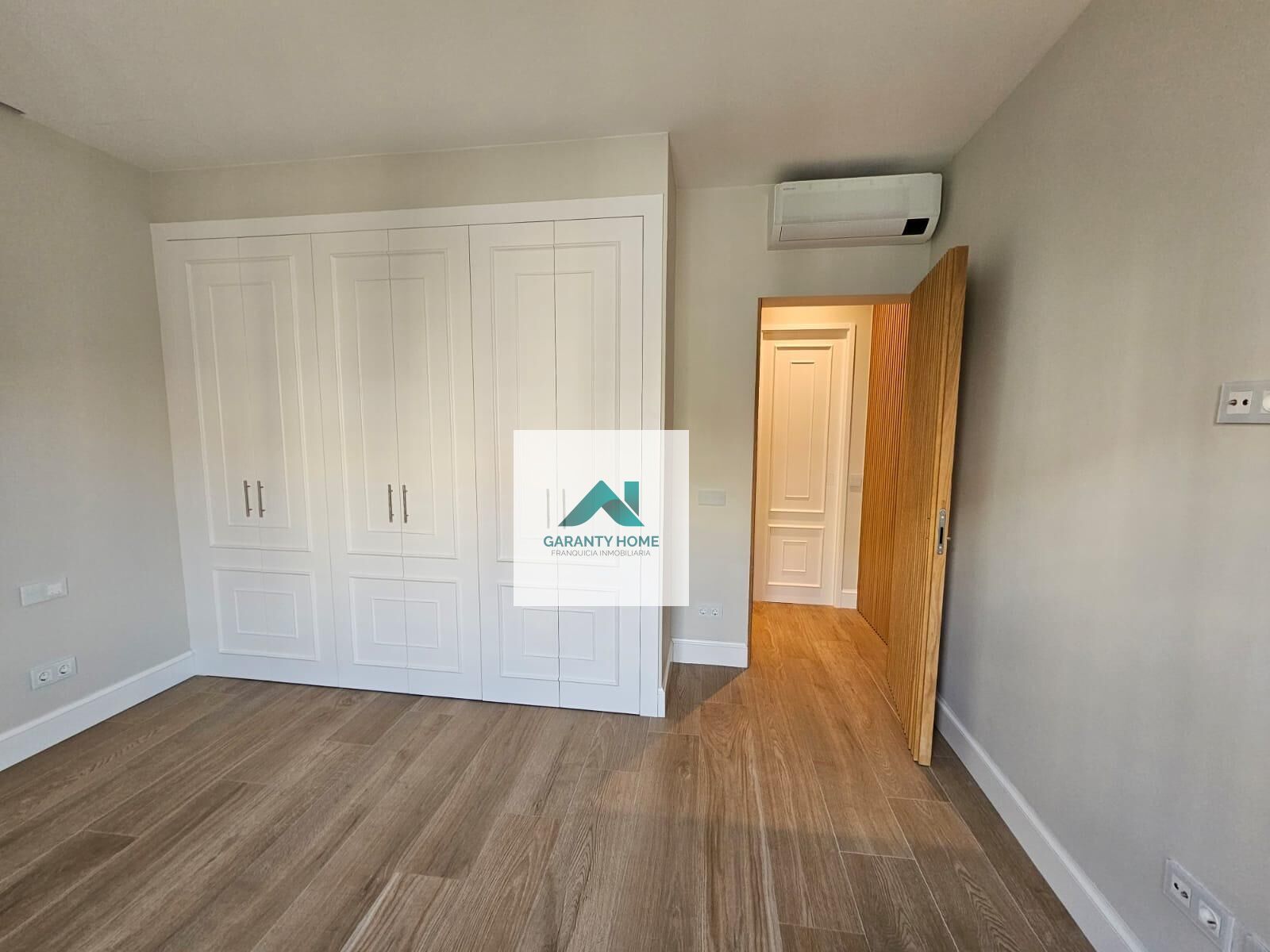 Bedroom of Flat to rent in  Madrid Capital  with Air Conditioner and Heating