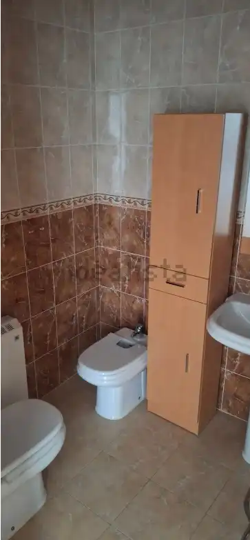 Bany de Casa adosada en venda en Argamasilla de Calatrava amb Aire condicionat, Calefacció i Traster