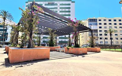 Vista exterior de Pis en venda en  Cádiz Capital amb Aire condicionat