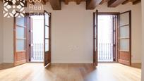 Flat for sale in Carrer del Paradís, Barri Gòtic, imagen 2