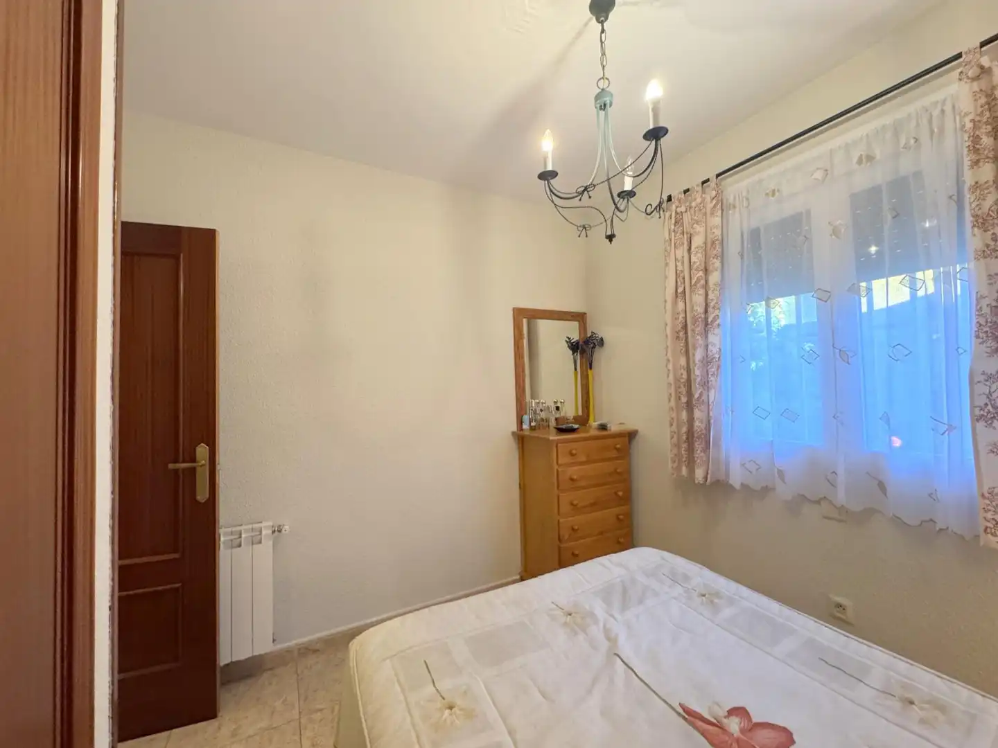 Habitación de Casa o chalet en venta en Herradón de Pinares con Calefacción, Jardín privado y Piscina