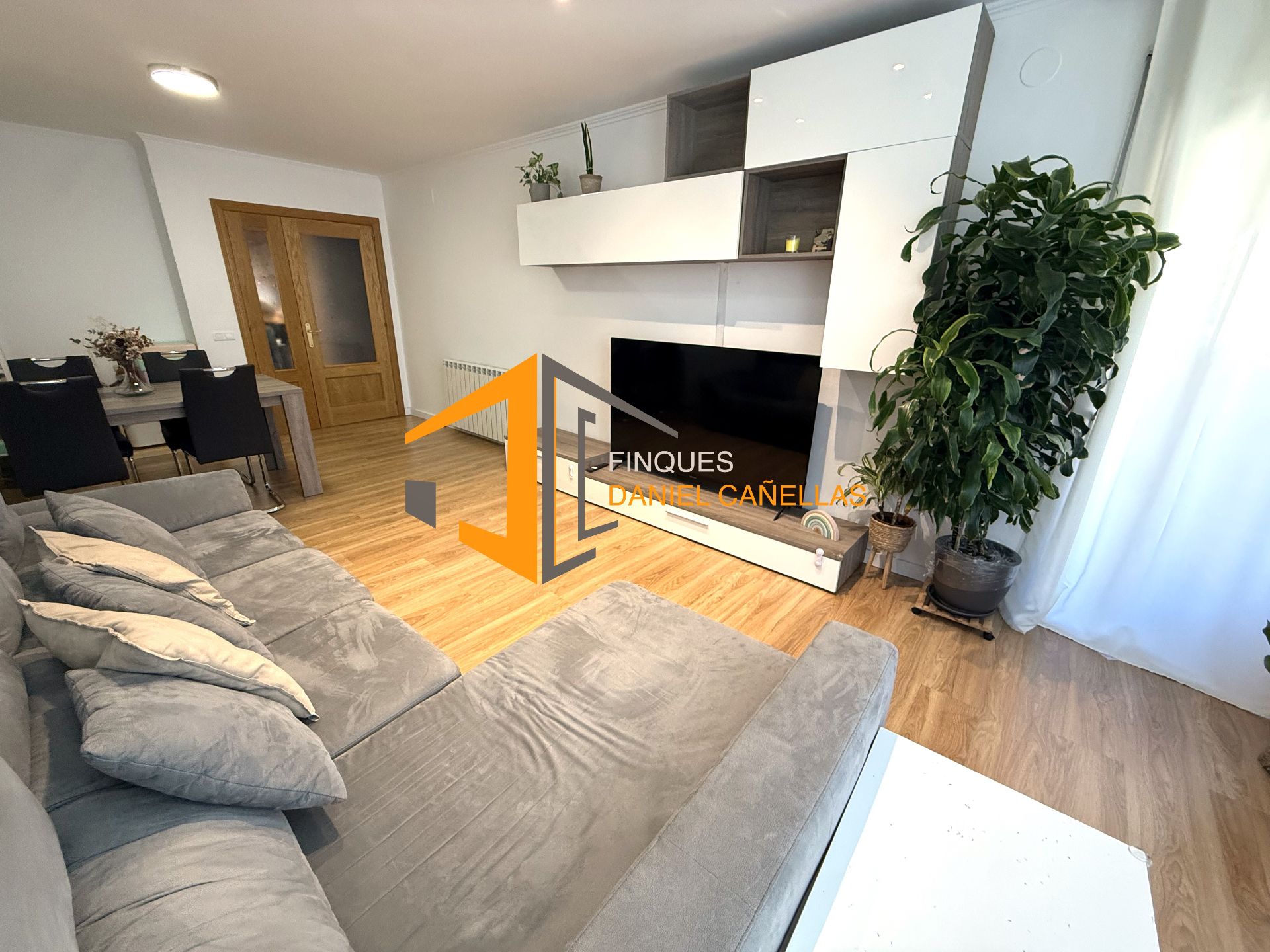 Sala d'estar de Pis en venda en Tàrrega amb Aire condicionat, Calefacció i Parquet