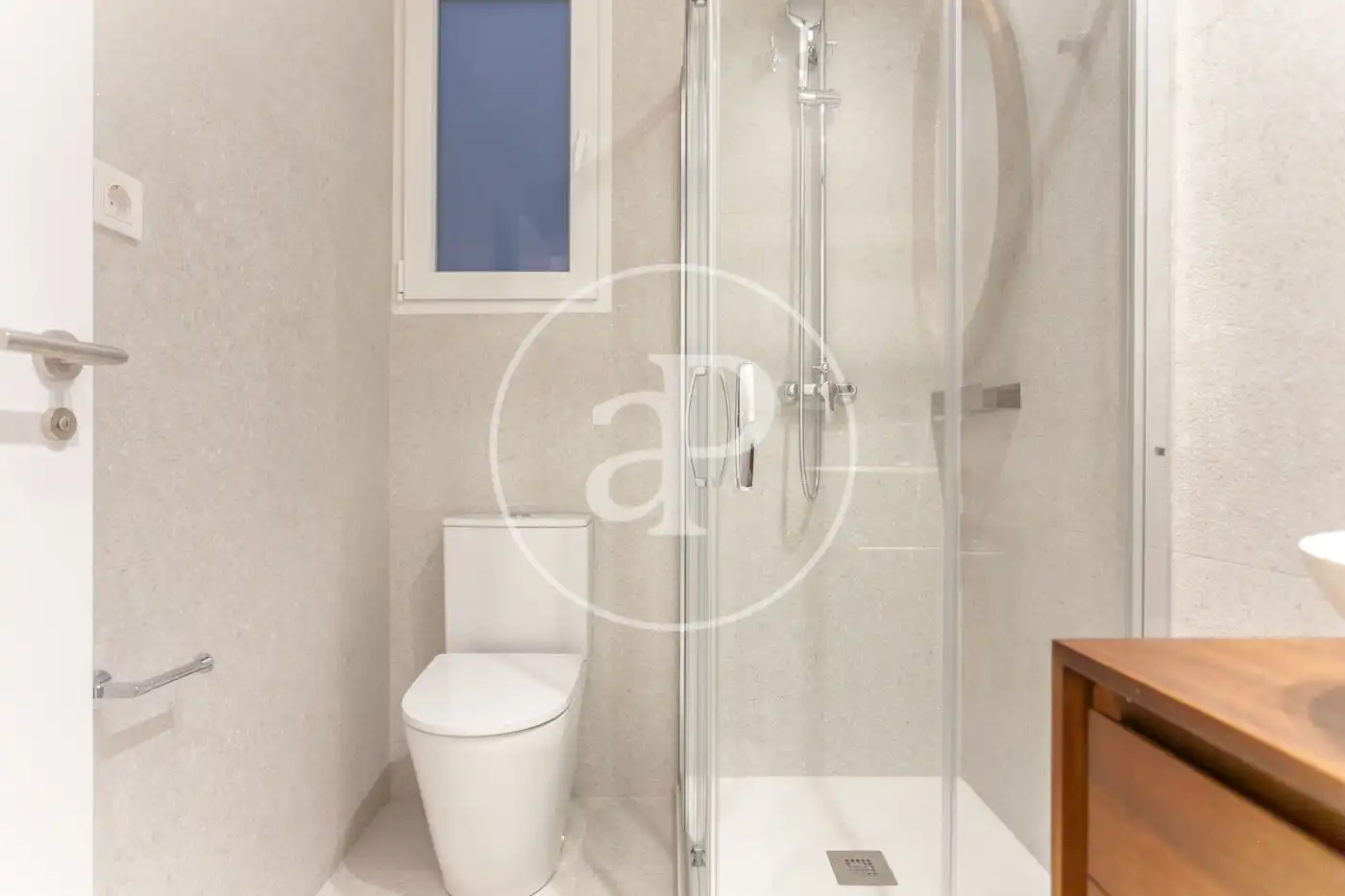 Baño de Piso en venta en Valencia con Aire acondicionado, Calefacción y Terraza