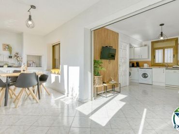 Apartamento con piscina en venta en Calle DE JOSEP CARNER