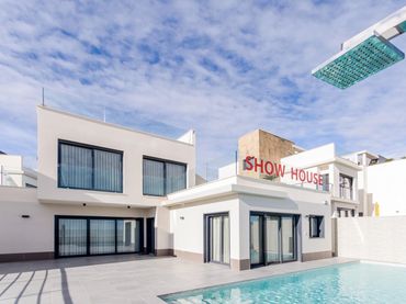 Chalet con piscina en venta en San Miguel de Salinas