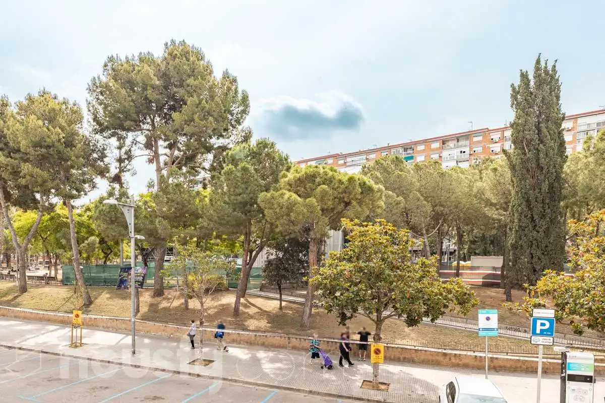 Exterior view of Flat for sale in Cornellà de Llobregat  with Air Conditioner