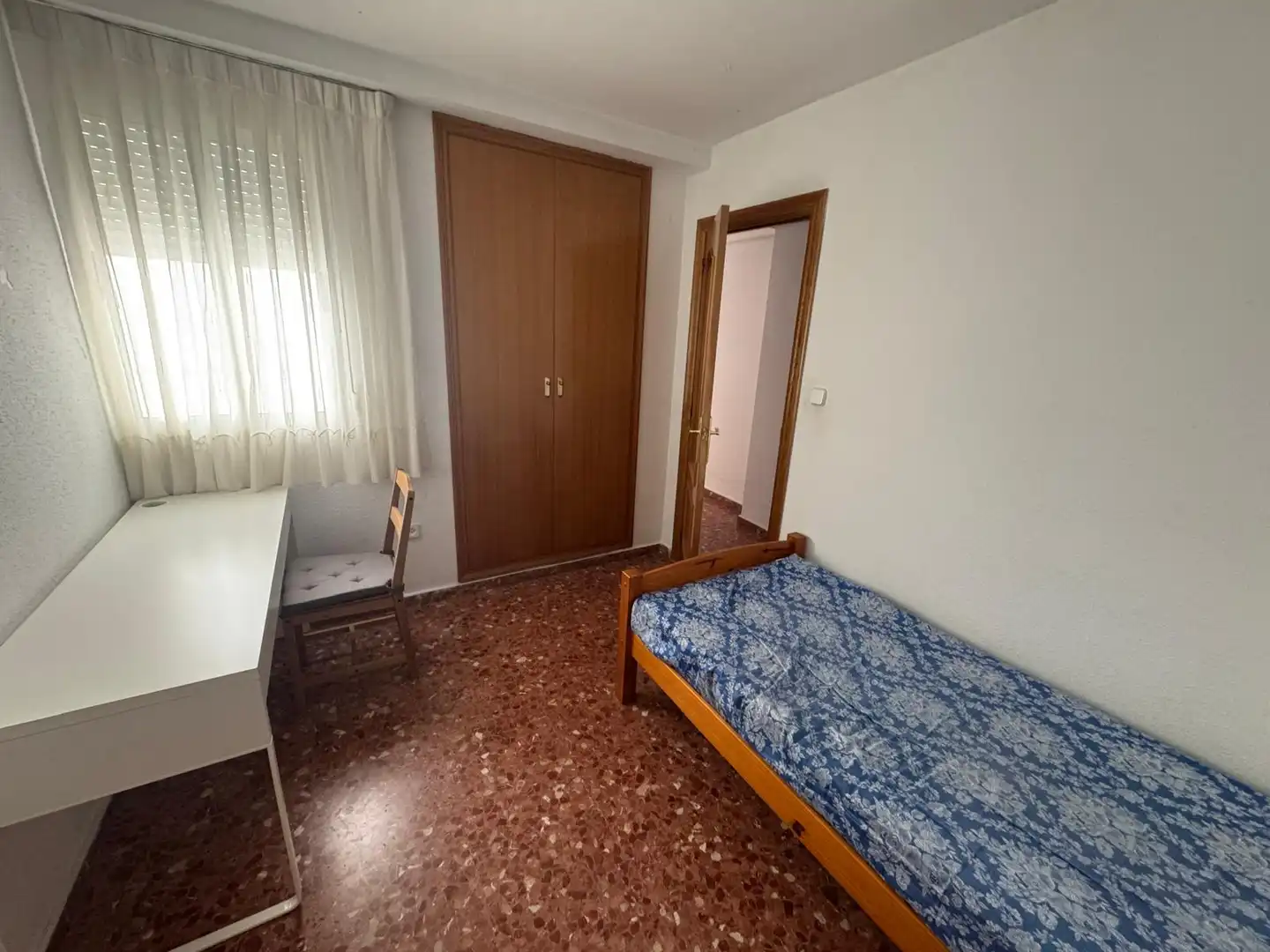 Habitación de Piso de alquiler en Burjassot con Amueblado y Balcón
