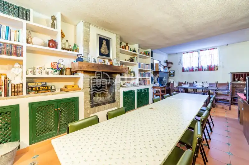Dining room of Houses for sale in Úbeda  with Air Conditioner, Heating and Terrace