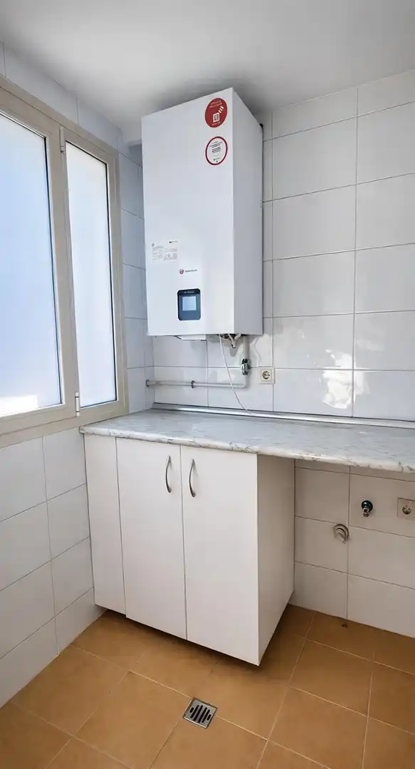 Küche von Wohnung zum Verkauf in Madrid mit Privatgarten, Parkett und Gemeinschaftspool