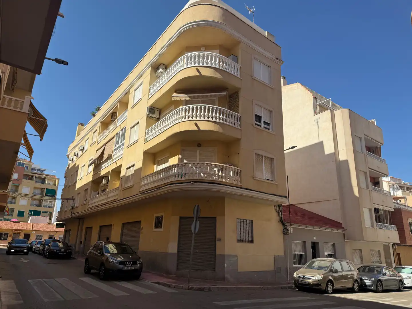 Vista exterior de Piso en venta en Torrevieja con Aire acondicionado, Amueblado y Horno