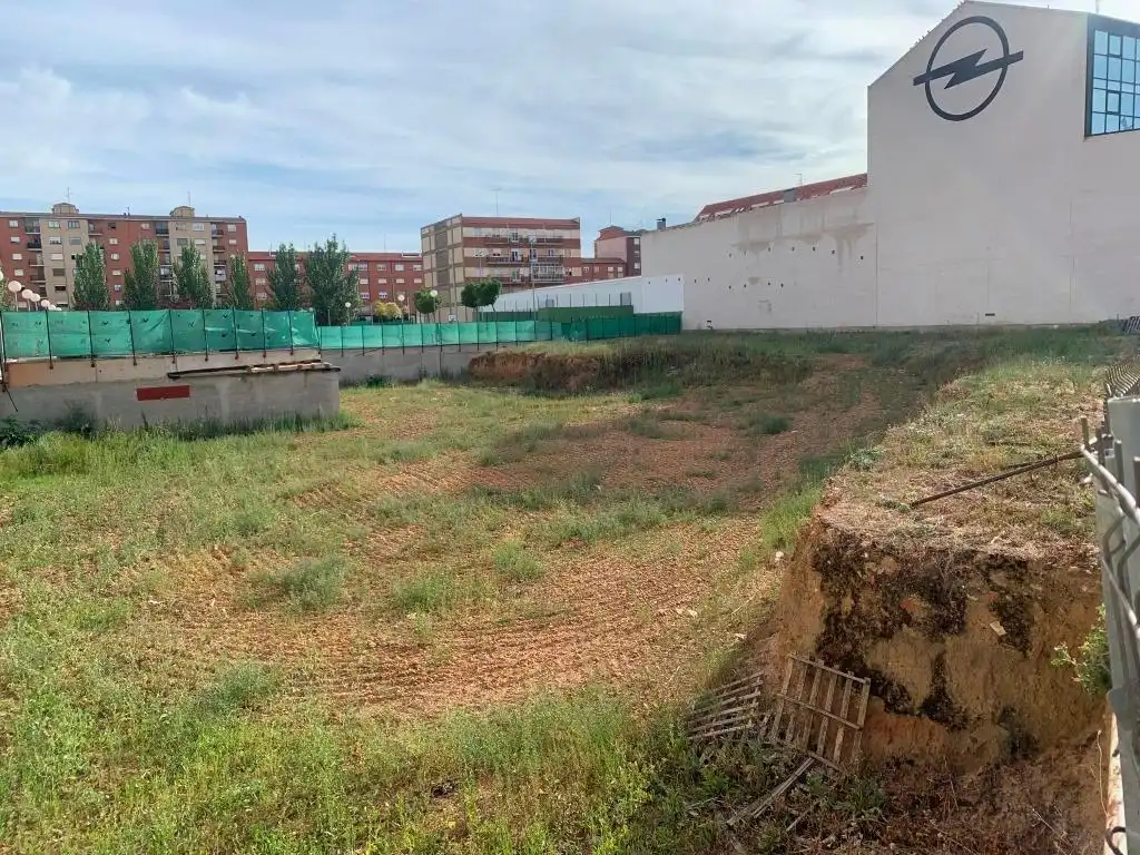Residential land for sale in Calle Miguel Delibes, imagen 5