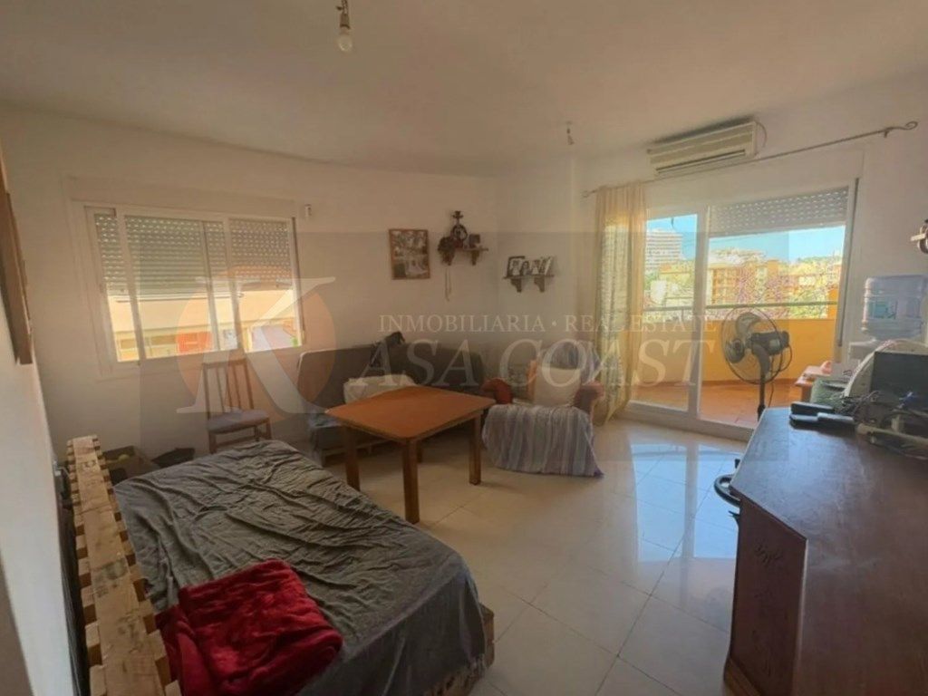 Living room of Flat for sale in Fuengirola  with Air Conditioner, Private garden and Terrace