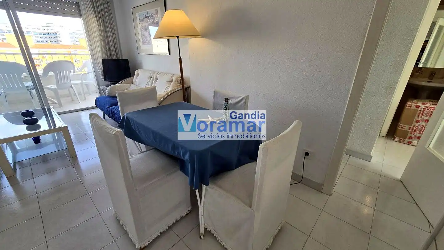 Menjador de Apartament de lloguer en Gandia amb Terrassa, Moblat i Piscina comunitària