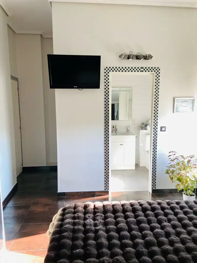 Badezimmer von Wohnung zum Verkauf in Entrambasaguas mit Balkon
