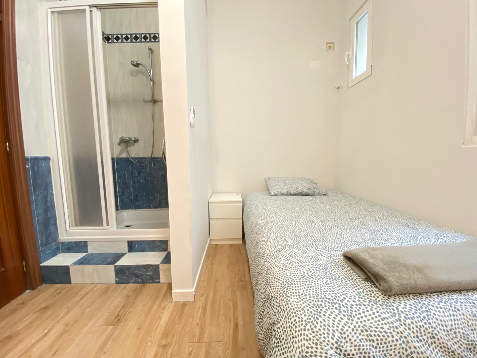 Flat to share in Calle del Carmen, 21, Sol