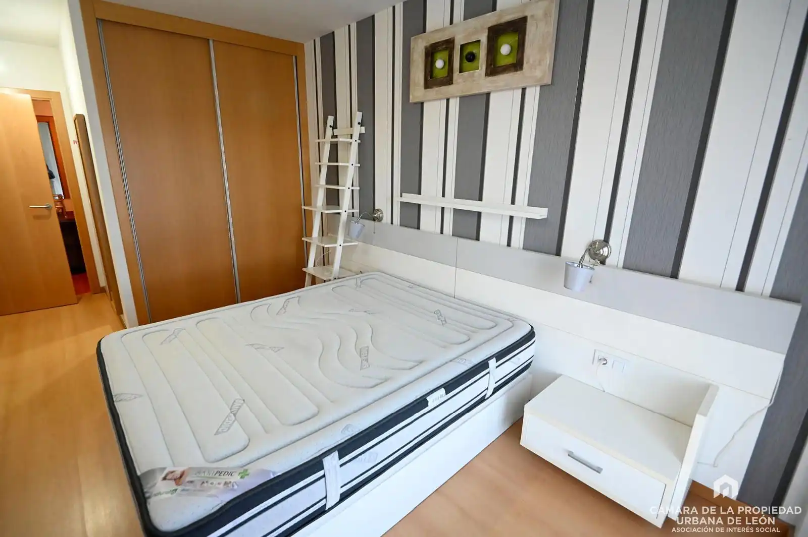 Habitación de Piso de alquiler en León Capital  con Calefacción, Parquet y Terraza