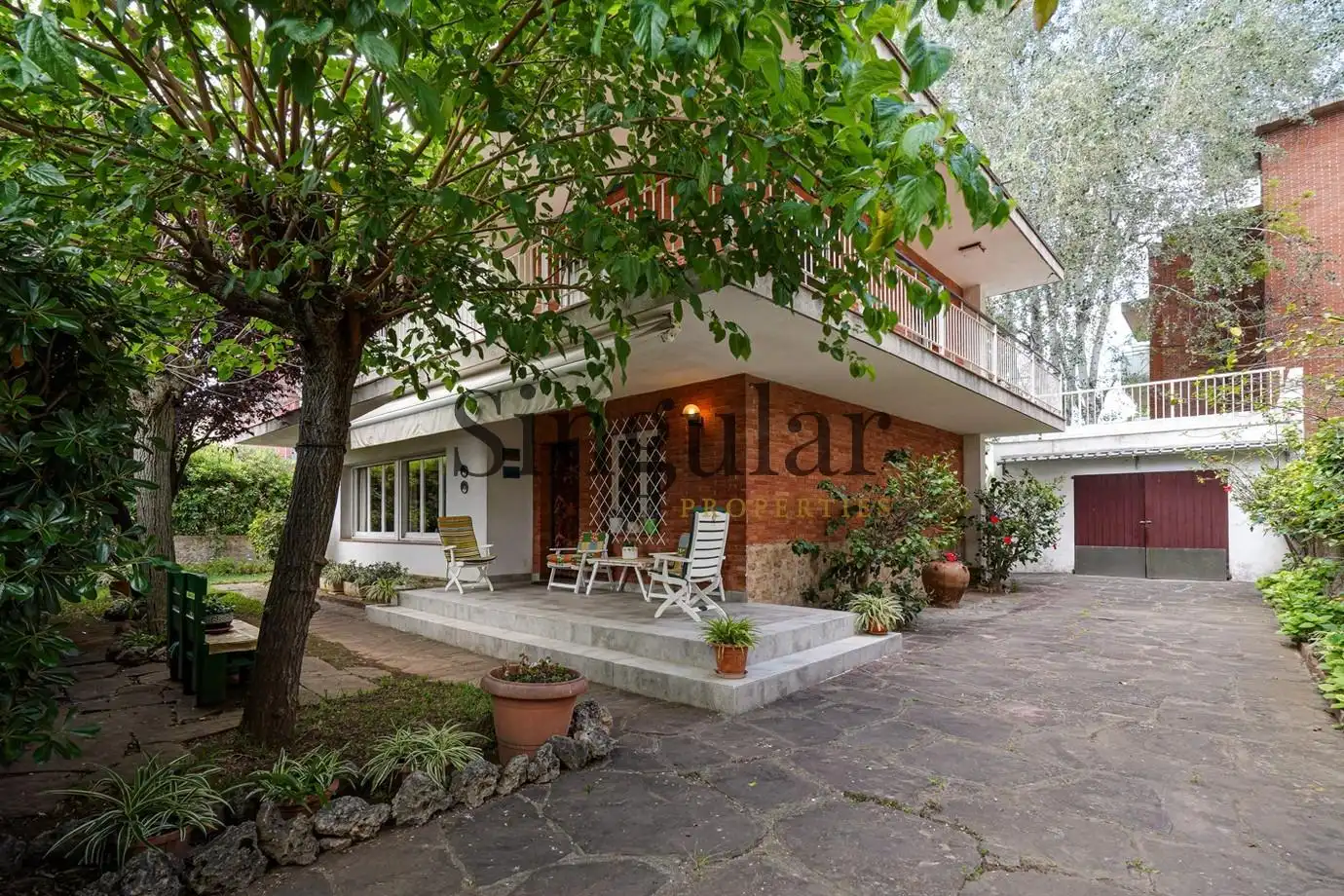 Vista exterior de Casa o xalet en venda en Castelldefels amb Jardí privat i Terrassa
