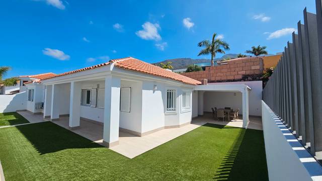 Casa-chalet en Venta en Calle Rumen en Casco Urbano