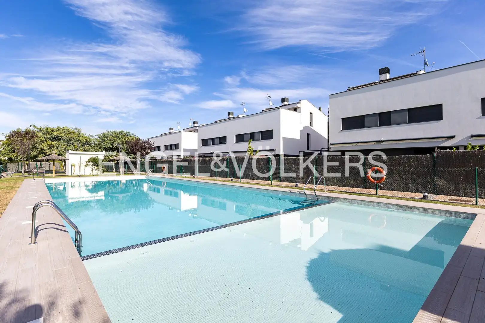 Swimming pool of Detached homes for sale in El Vendrell  with Air Conditioner, Heating and Private garden