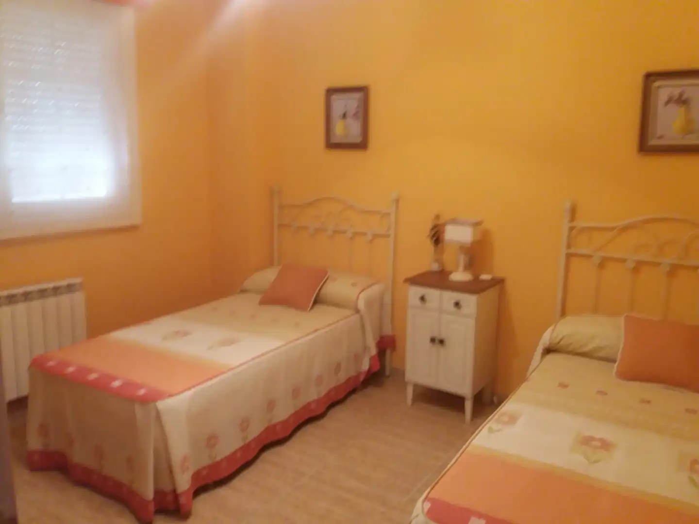 Habitación de Casa adosada en venta en Herencia con Calefacción, Terraza y Amueblado