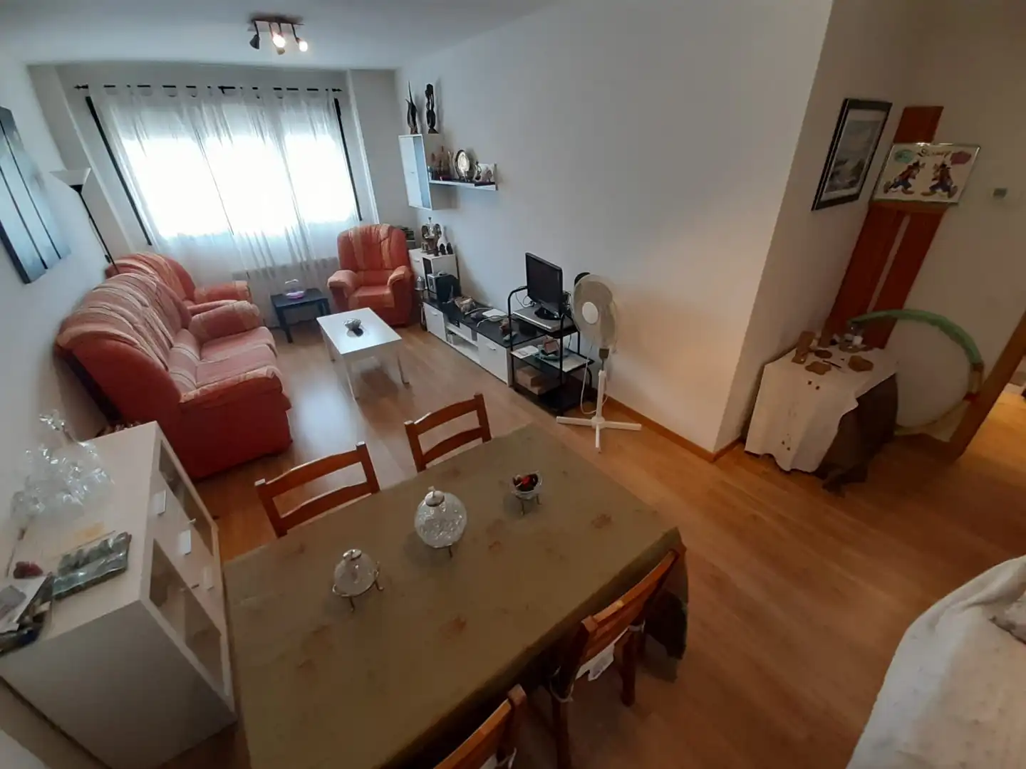 Sala de estar de Apartamento en venta en Morales del Vino con Parquet y Piscina comunitaria