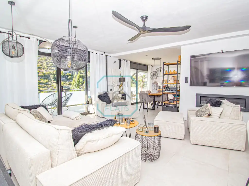 Wohnzimmer von Haus oder Chalet zum Verkauf in Calafell mit Klimaanlage, Schwimmbad und Balkon