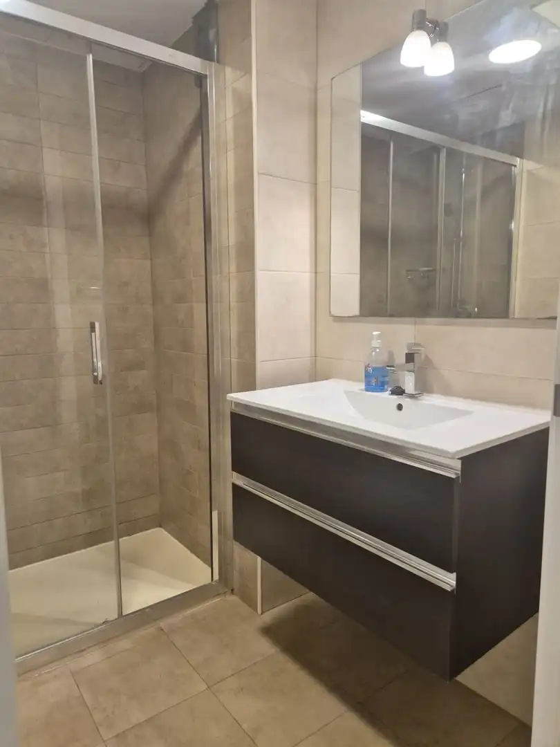 Badezimmer von Wohnungen zur Miete in Badajoz mit Klimaanlage, Heizung und Möbliert