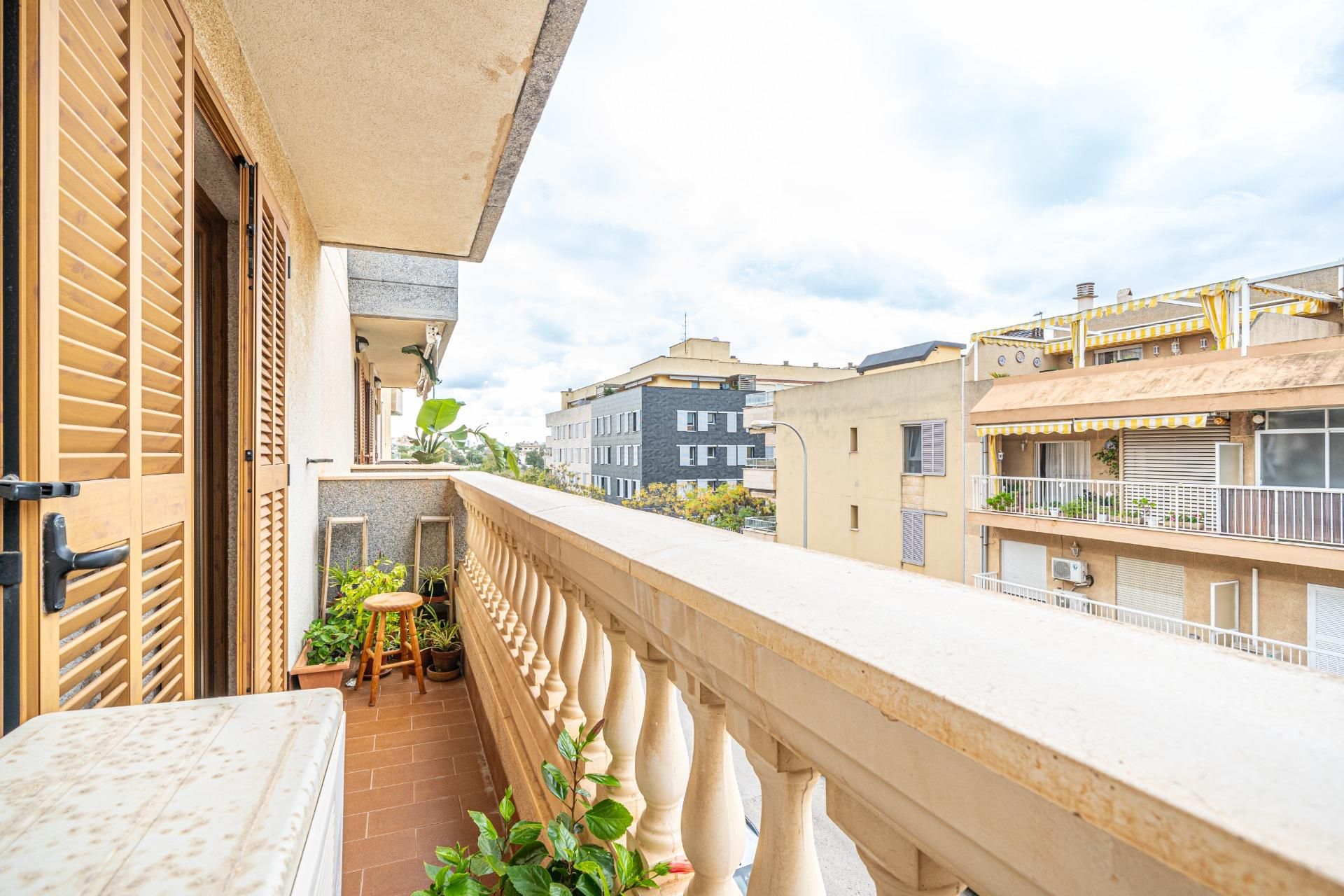 Balcony of Flat for sale in  Palma de Mallorca  with Air Conditioner, Heating and Parquet flooring