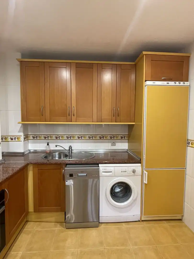 Cuina de Apartament de lloguer en Marbella amb Aire condicionat, Calefacció i Terrassa