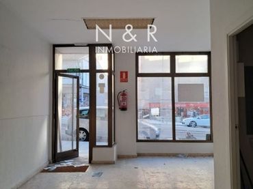 Local comercial en venda a Rosalia Castro 31