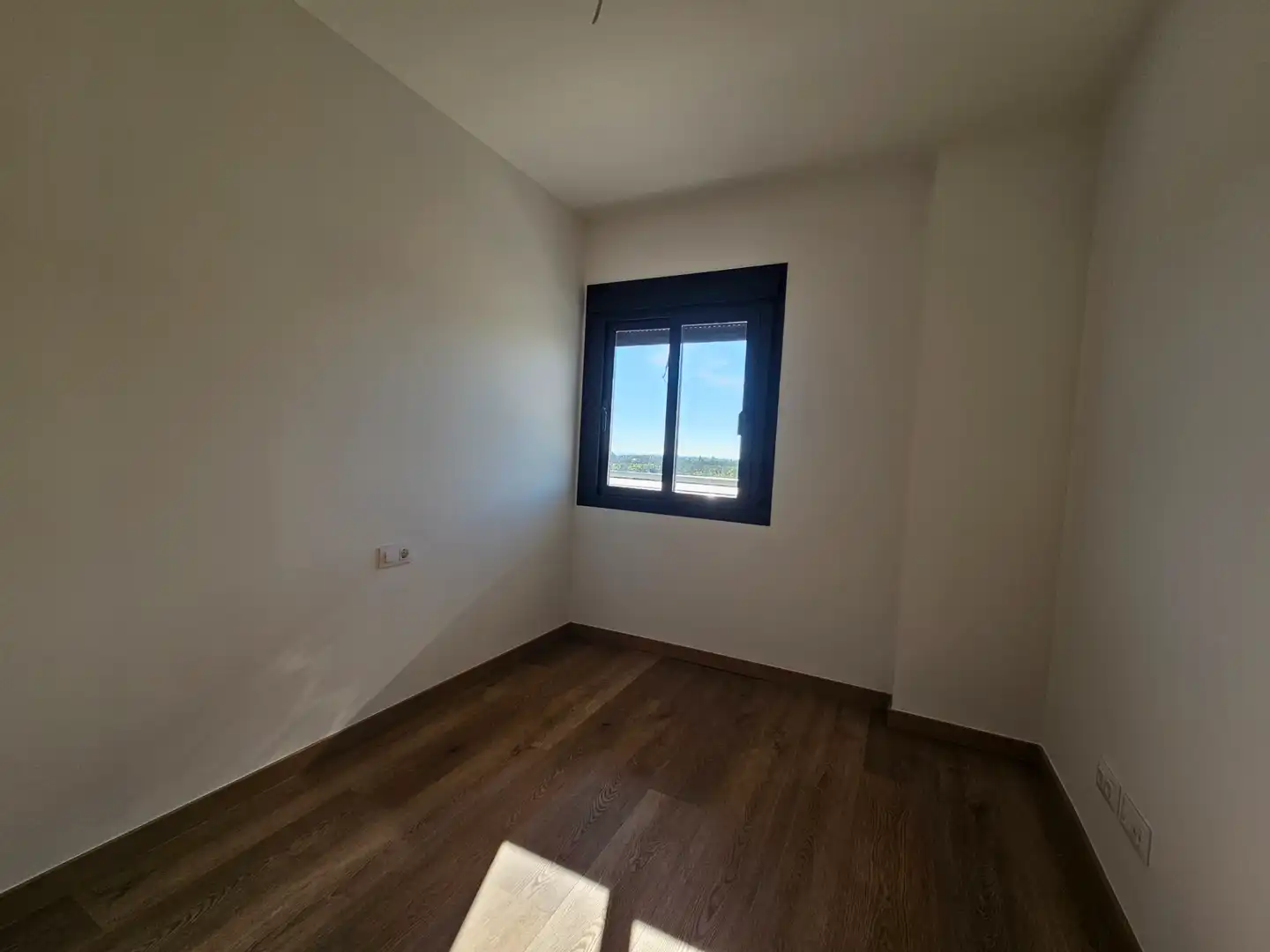 Bedroom of Flat for sale in Tomares  with Air Conditioner, Heating and Parquet flooring