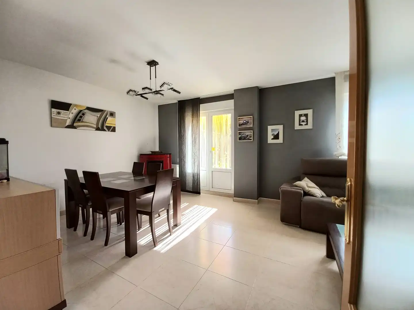 Sala de estar de Casa adosada en venta en Cayuela con Calefacción, Jardín privado y Terraza
