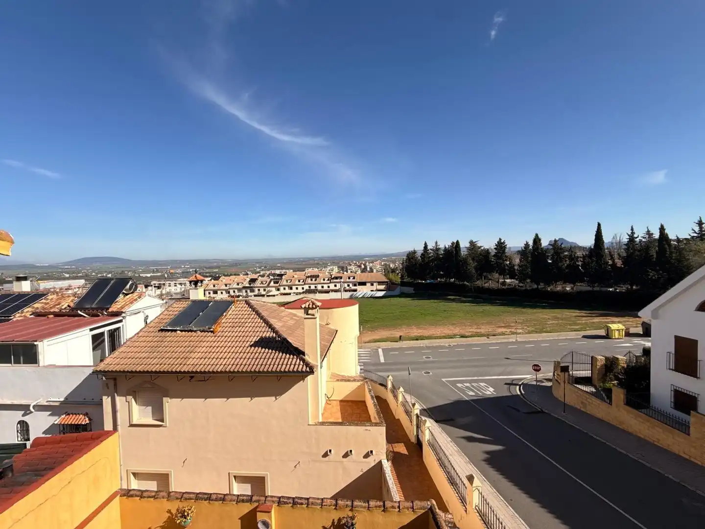 Vista exterior de Casa o xalet en venda en Antequera amb Aire condicionat, Jardí privat i Terrassa