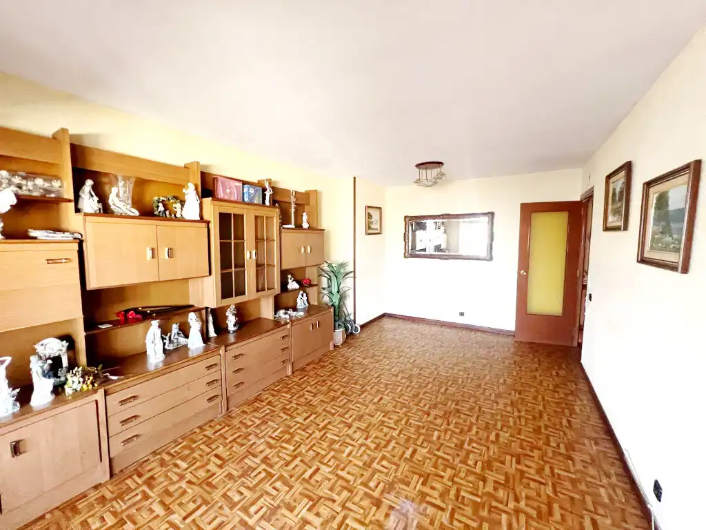 Sala de estar de Piso en venta en Madrid con Calefacción, Parquet y Terraza