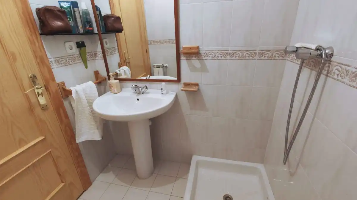 Bathroom of Flat for sale in Segovia  with Heating, Parquet flooring and Terrace