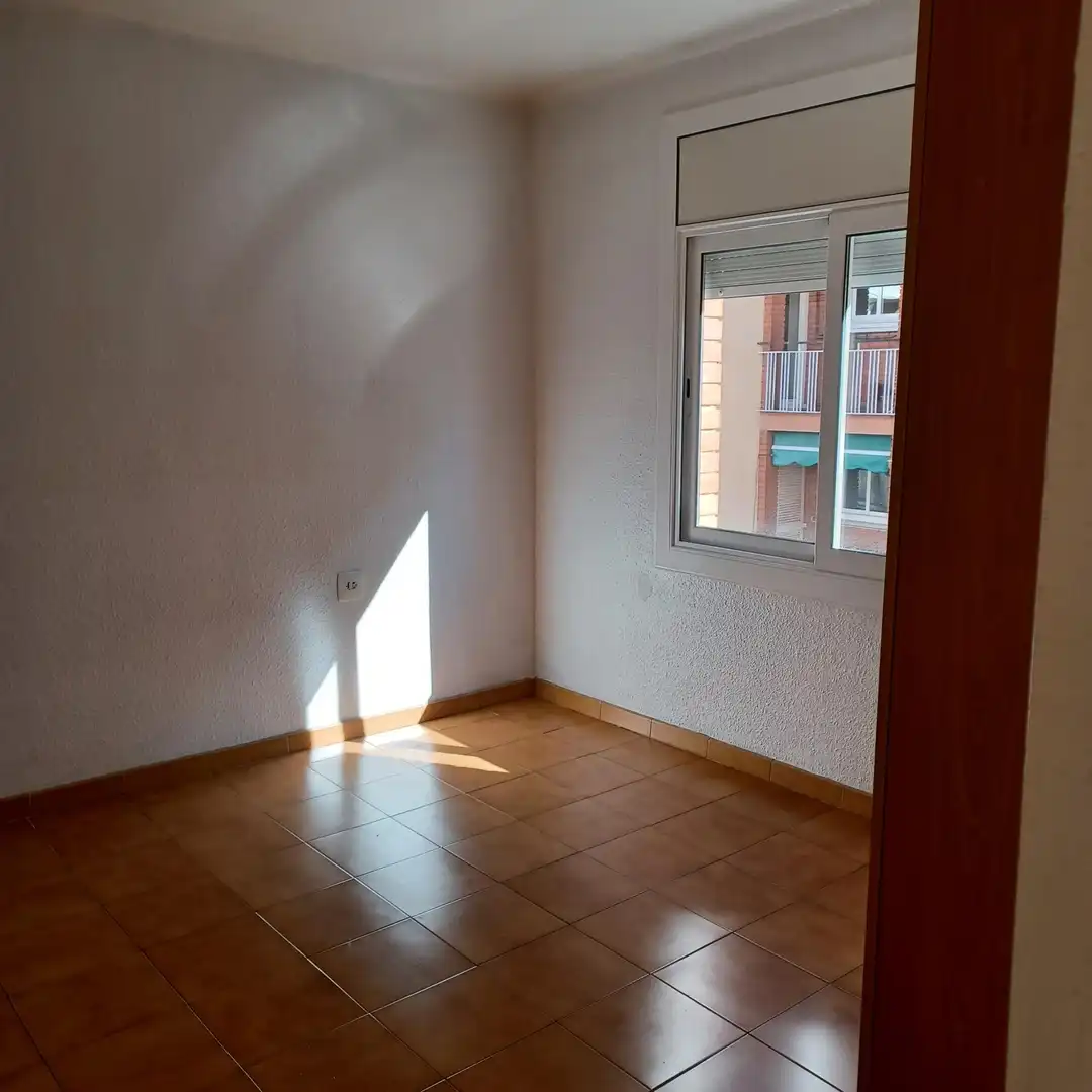 Habitación de Piso en venta en Terrassa con Terraza y Balcón