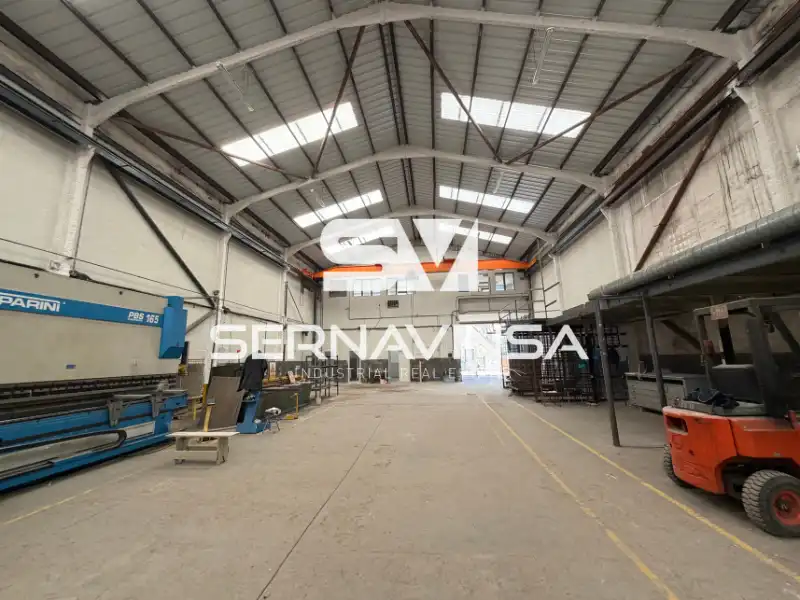 Nau industrial de lloguer a La Llagosta