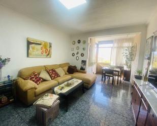 Living room of Flat for sale in  Barcelona Capital  with Air Conditioner and Oven