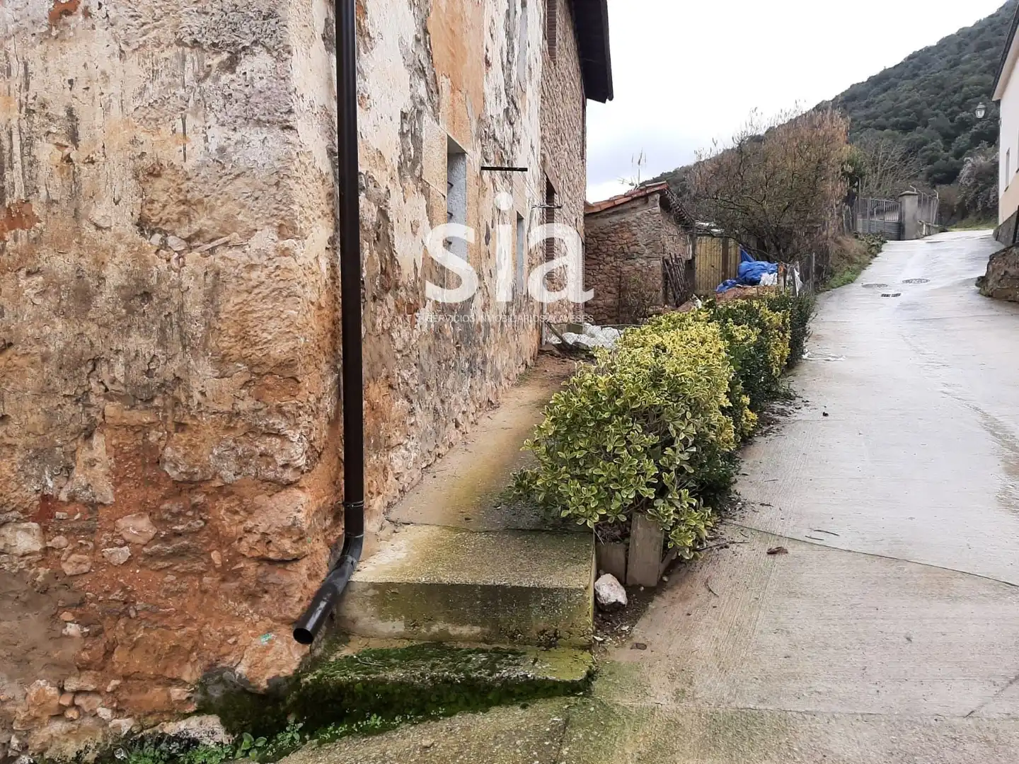 Vista exterior de Casa o xalet en venda en Zambrana amb Jardí privat i Traster
