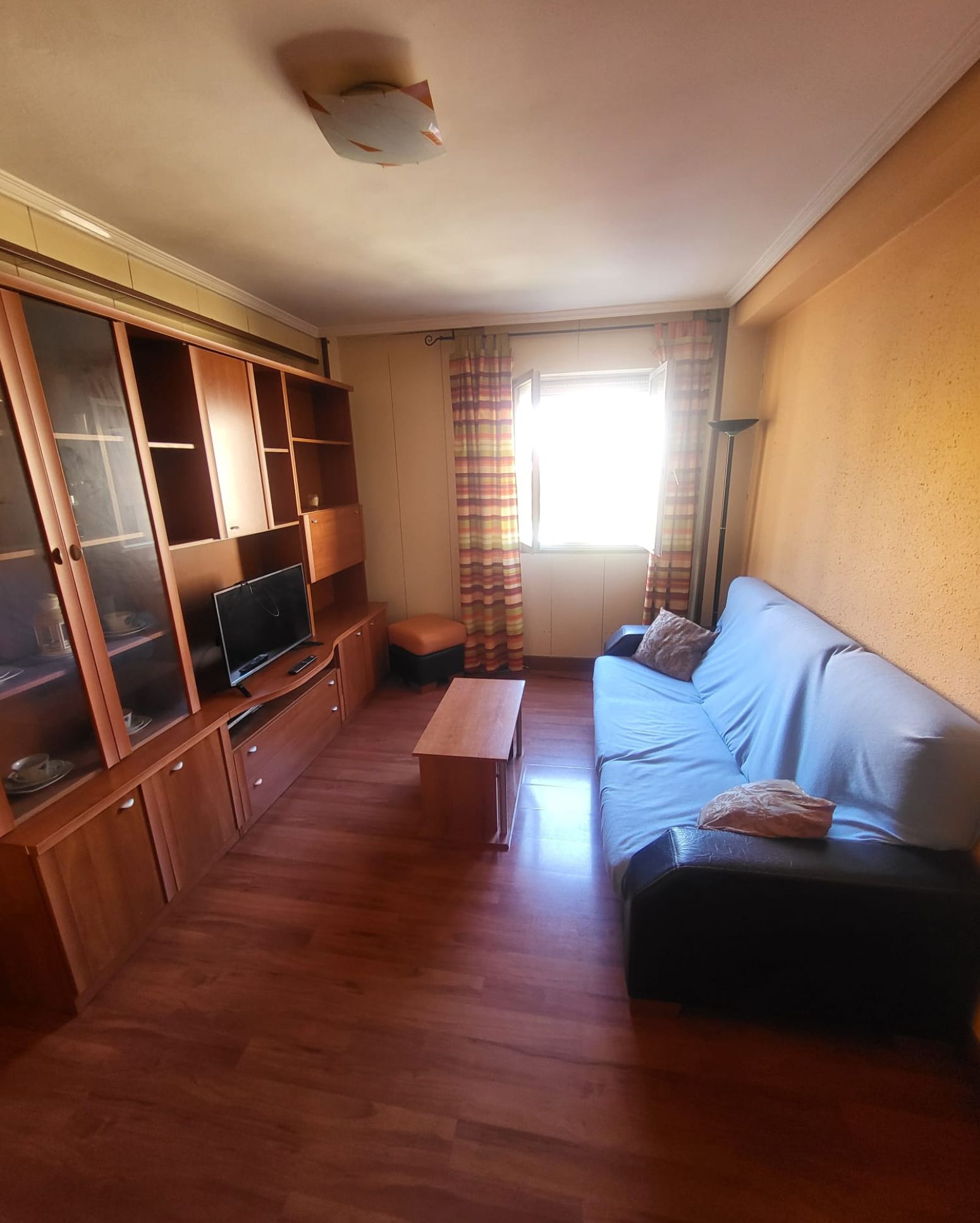 Sala d'estar de Pis en venda en Santander amb Calefacció