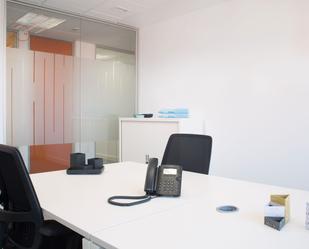 Office to rent in  Valencia Capital  with Air Conditioner