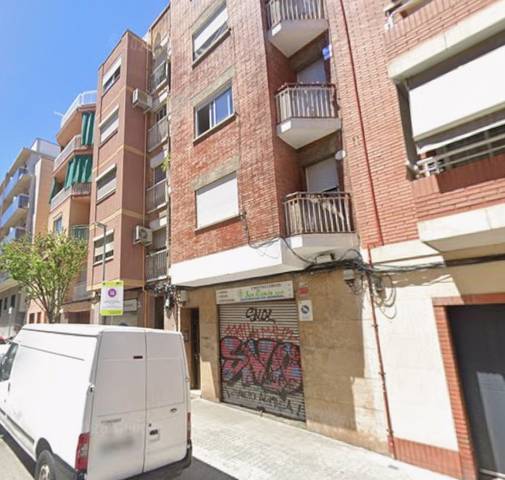 Piso en Venta en C/ Simancas en Pubilla Cases