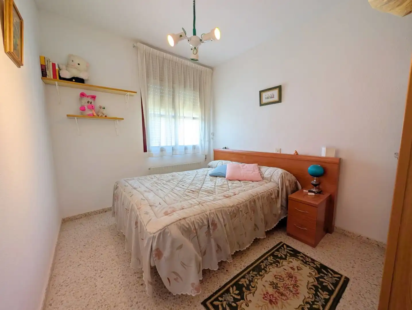 Dormitori de Casa adosada en venda en La Puebla de Híjar amb Calefacció, Terrassa i Traster