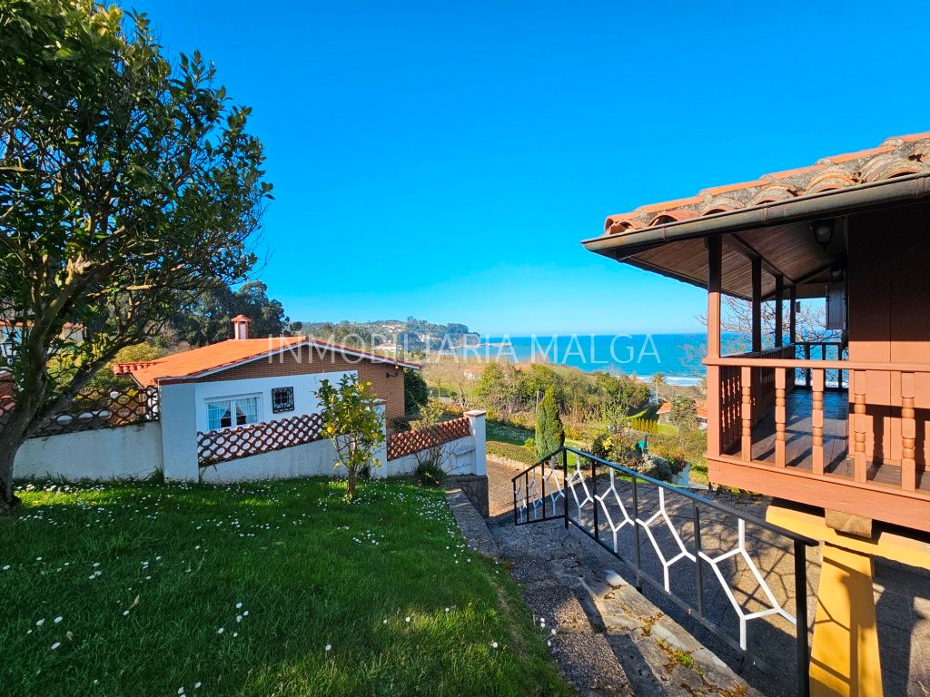 Exterior view of House or chalet for sale in Colunga  with Private garden, Parquet flooring and Terrace