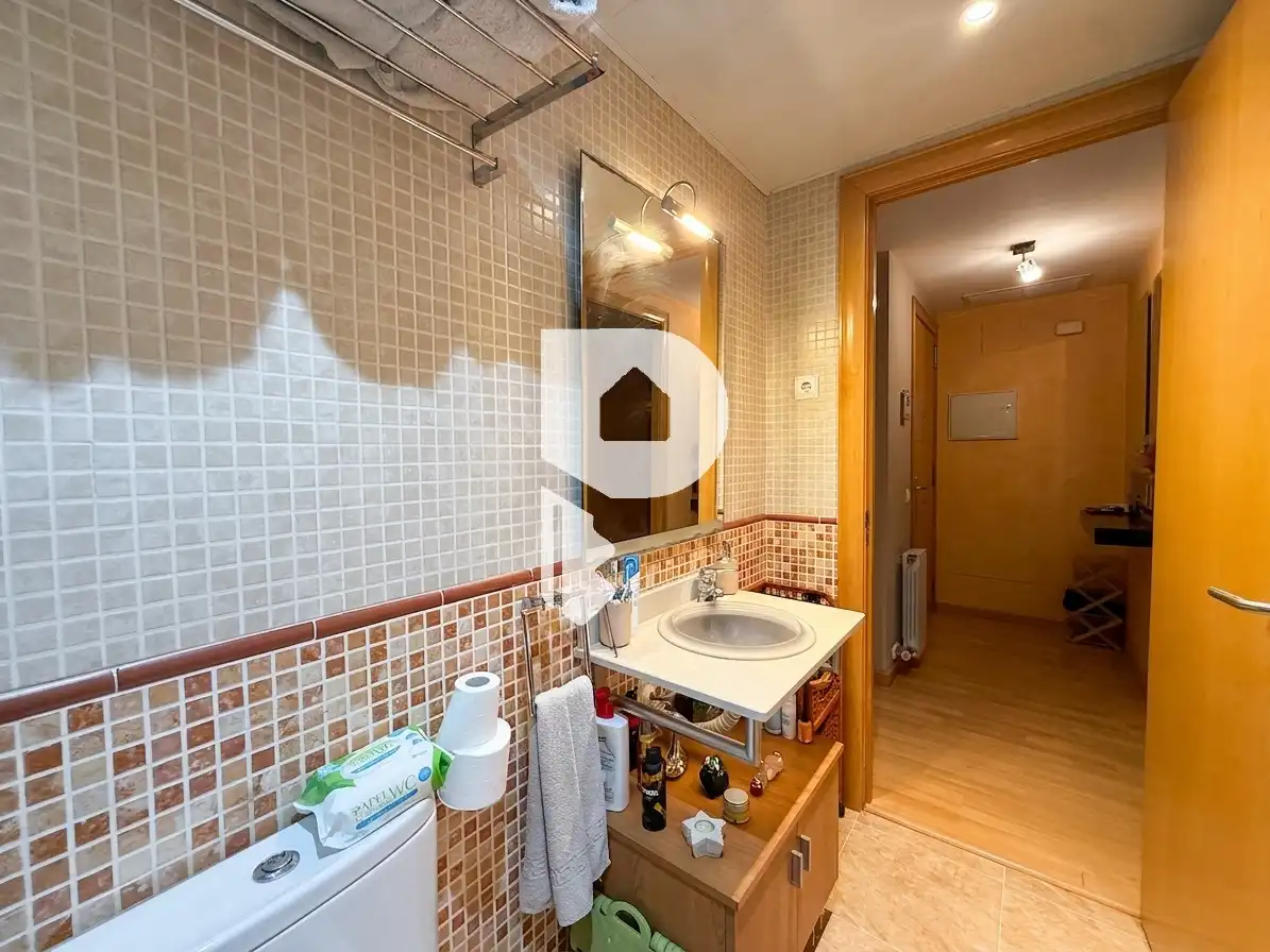 Baño de Piso en venta en Sant Vicenç Dels Horts con Aire acondicionado, Calefacción y Parquet