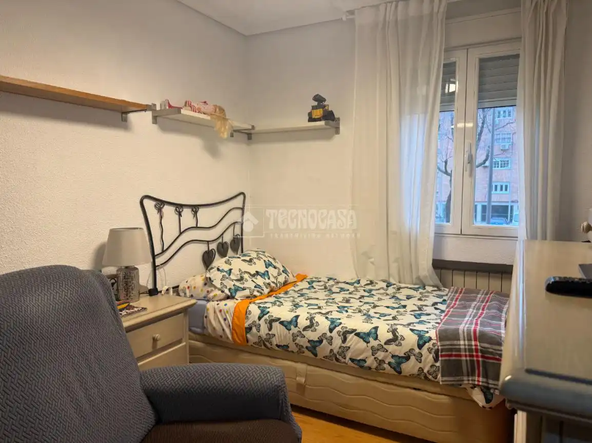 Schlafzimmer von Wohnung zum Verkauf in Madrid mit Klimaanlage und Heizung