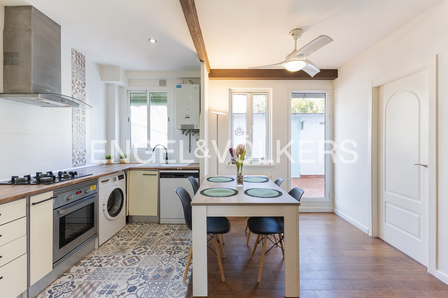 Kitchen of Apartment to rent in Moncada  with Air Conditioner, Heating and Parquet flooring